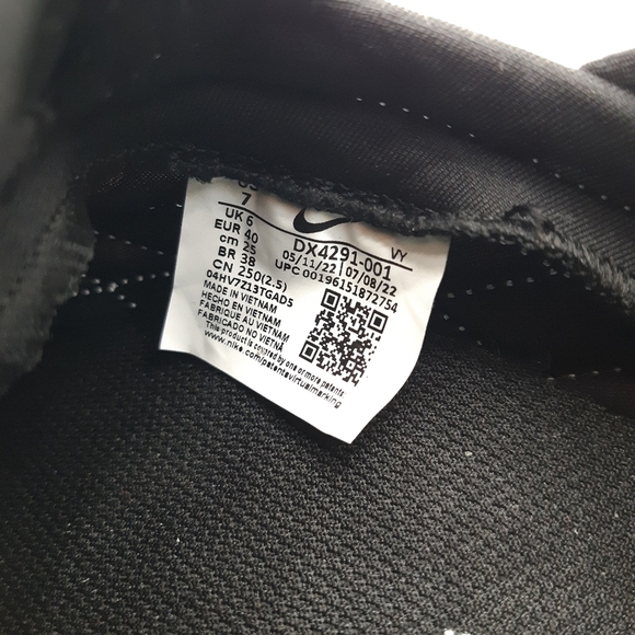 Nike | ACG Moc 3.5 SE Special Edition Pure Platinum Shoes in Black, Green Glow - Picture 7 of 8